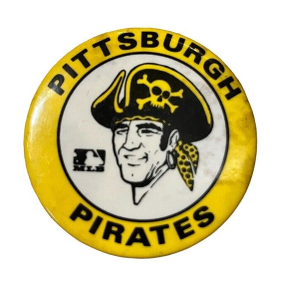 1960’s Vintage MLB Pittsburgh Pirates Collectible Baseball Button Pin Pin-back - Picture 3 of 3